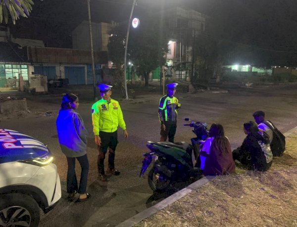 Malam Aman, Perjalanan Nyaman: Polres Sikka Hadir Melalui Patroli Lampu Biru