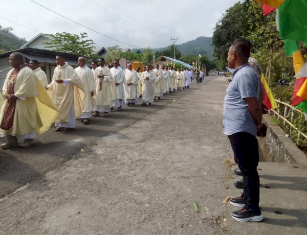 Polres Sikka Amankan Ziarah Akbar Keuskupan Maumere, 37 Paroki Bersatu dalam Doa dan Harapan Pascabencana