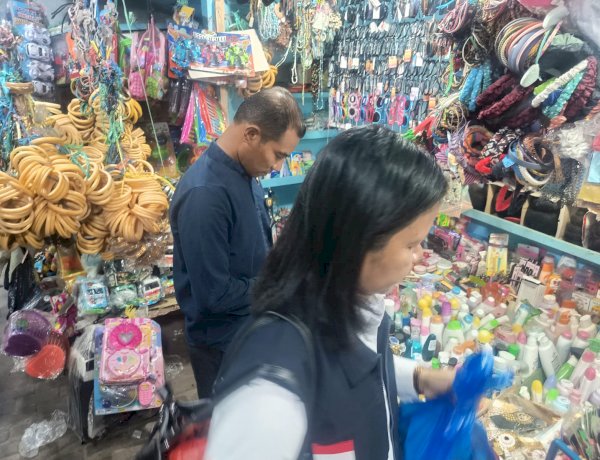 Satres Narkoba ; Di Balik Operasi Sarang Narkoba, Puluhan Kosmetik Diduga Ilegal Ditemukan di Pasar Tingkat