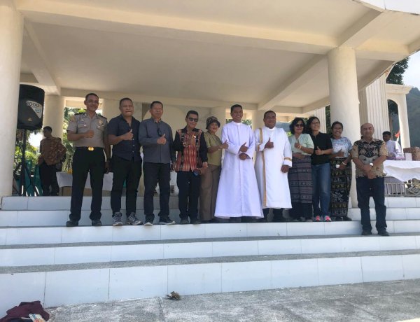 Rawat Iman, Rajut Persaudaraan! TNI-Polri, ASN, dan DPRD Sikka Bersatu dalam Ziarah Rohani
