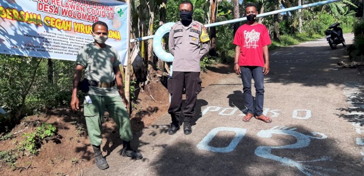 Bhabinkamtibmas Cek kawasan Physical Distancing di Desa Binaan