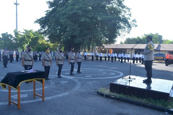 Kapolres AKBP Sajimin, S.I.K, M.H Pimpin Sertijab Sejumlah Pejabat Di Mapolres Sikka