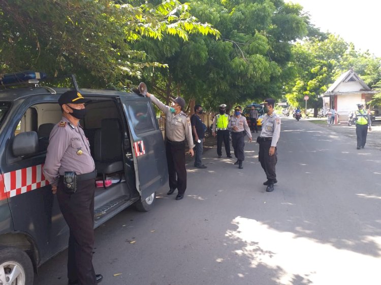 Sat Binmas Polres Sikka Kembali Turun Jalan Melakukan Himbauan Pencegahan Covid–19