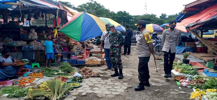 Kapolres Sikka Bersama Dandim 1603 Sikka Kunjungi Pasar Alok Himbau Penerapan New Normal