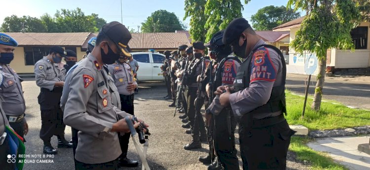 Cegah Penyalahgunaan, Wakapolres Periksa Senpi Dinas Anggotanya