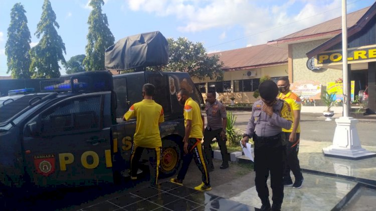 Wakapolres Sikka Pimpin Pengecekan Kendaraan Dinas Operasional Sat Samapta Polres Sikka