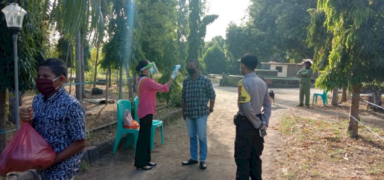 Umat Nasrani Kembali Melaksanakan Ibadah Di Gereja, Polres Sikka dan Polsek Jajaran Lakukan Monitoring Dan Pengamanan Protokol Kesehatan