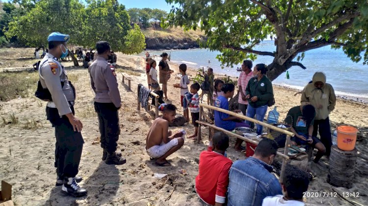 Beri Rasa Aman, Patroli Polres Sikka Kunjungi Tempat Wisata Dan Rekreasi