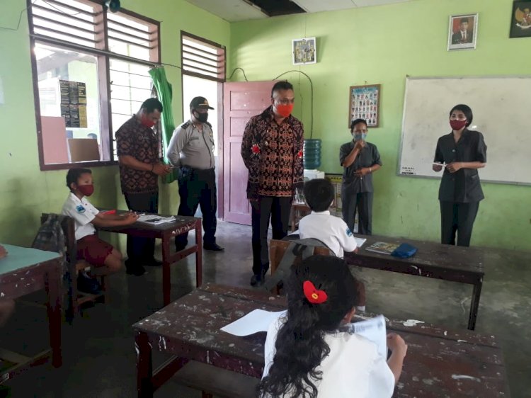 Polsek Alok Lakukan Pengamanan Launching KBM Tatap Muka Di Tengah Pandemi Covid-19