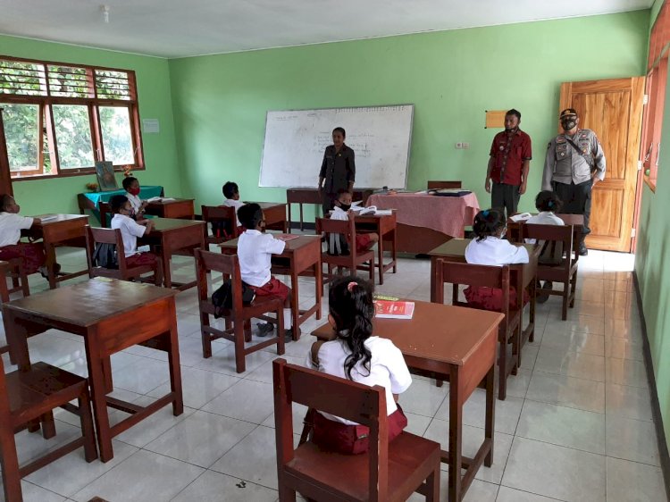 Kapolsek Nelle Kunjungi Sekolah Di Wilayah Kec. Nelle Pantau Pelaksanaan KBM Tatap Muka