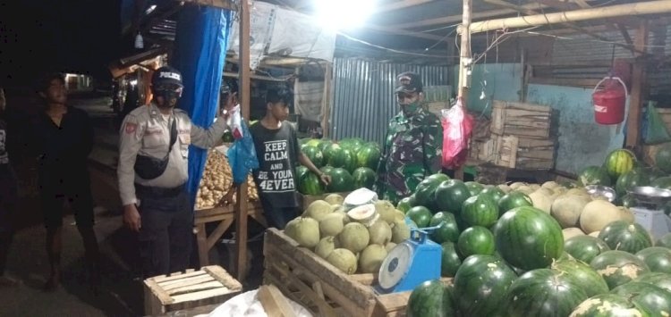 Perkuat Sinergitas, Polsek Alok Dan Babinsa Koramil 1603-01 Alok Lakukan Patroli Dan Himbau Patuhi Protokol Kesehatan