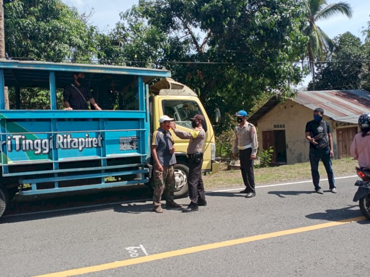 Kapolsek Nita Pimpin Operasi Yustisi Penegakan Disiplin Protokol Kesehatan Pada Pengendara Bermotor