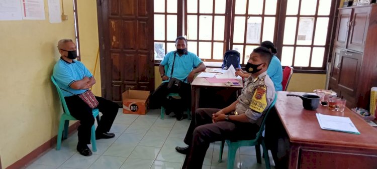 Sambangi Kantor Desa, Bhabinkamtibmas tingkatkan koordinasi cegah Covid-19