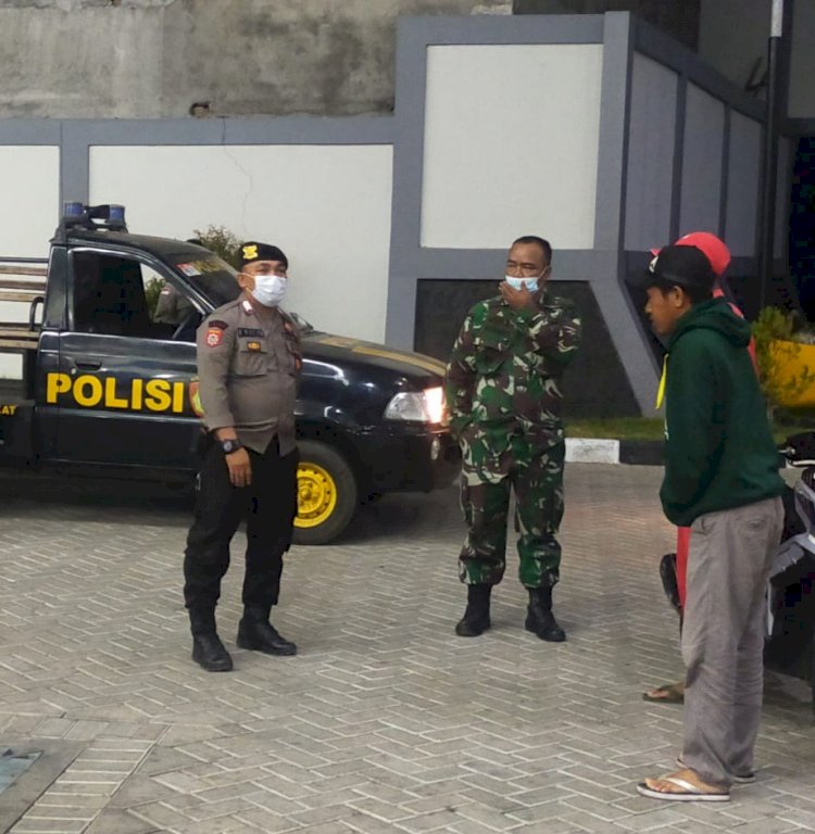 Mencegah Gangguan Kamtibmas Personil Polsek Alok Dan Koramil O1 Alok  Laksanakan Giat Patroli Malam.