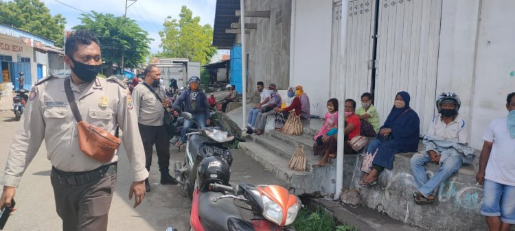 Operasi Pekat, Polsek Alok Lakukan Razia Barang Kadaluwarsa