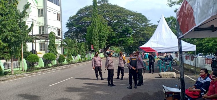 Kapolres Sikka  Cek Langsung Pengamanan Ibadah Pagi Perayaan Natal