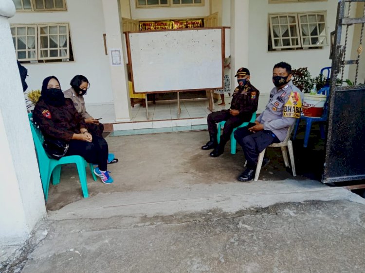 Berikan Rasa Aman, Polres Sikka Lakukan Pengamanan Ibadah Tutup Tahun Di Sejumlah Gereja Di Kab. Sikka