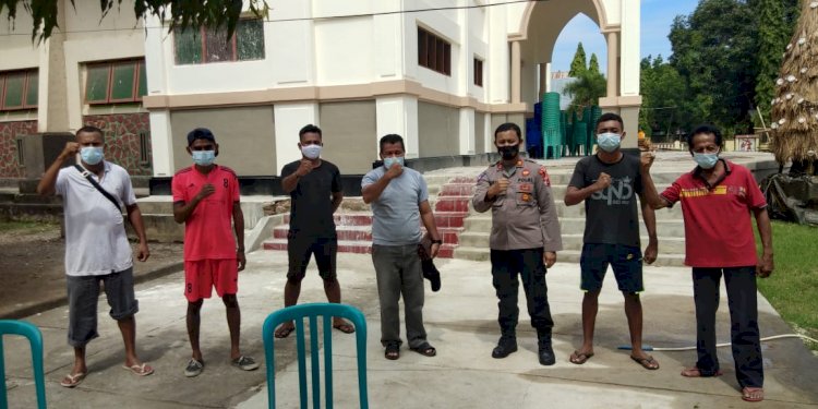 Berikan Rasa Aman, Polres Sikka Lakukan Pengamanan Ibadah Tutup Tahun Di Sejumlah Gereja Di Kab. Sikka