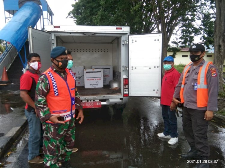 “Vaksin Sinovac Tiba Di Sikka” Aparat TNI-Polri dan Instansi Terkait Kawal Ketat