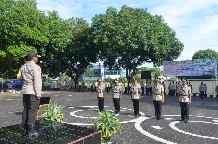 Kapolres AKBP Sajimin, S.I.K, M.H. Pimpin Sertijab Sejumlah Pejabat Di Mapolres Sikka