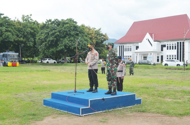 Kapolda NTT Dan Danrem 161/WS Pimpin Apel Persiapan Pengamanan Kunjungan Presiden RI Di Kab. Sikka