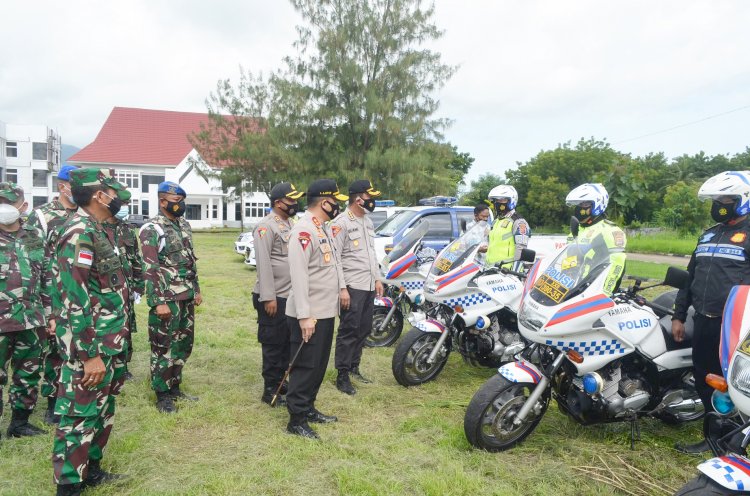 Kapolda NTT Dan Danrem 161/WS Pimpin Apel Persiapan Pengamanan Kunjungan Presiden RI Di Kab. Sikka