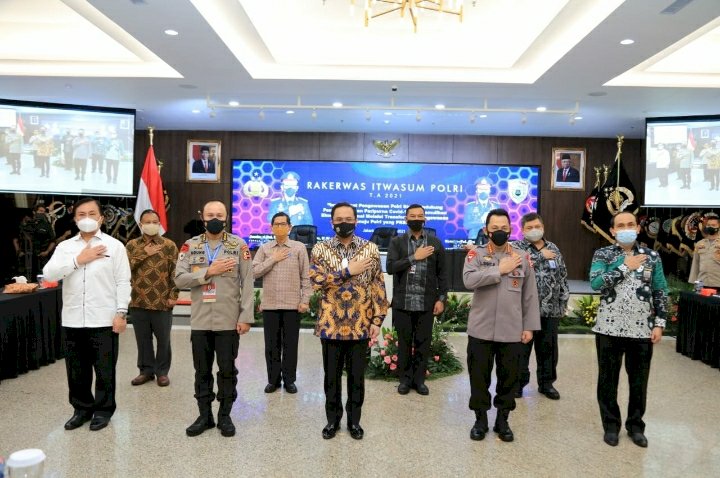 Wujudkan Transparansi, Kapolri Launcing Aplikasi Dumas Presisi