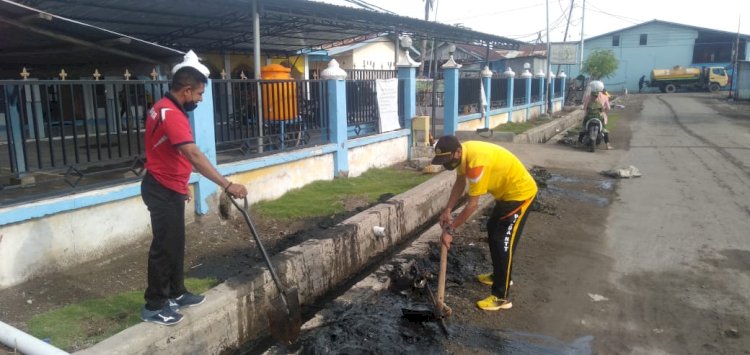 Peringati Isra Mi'raj, Polres Sikka Gelar Kerja Bakti