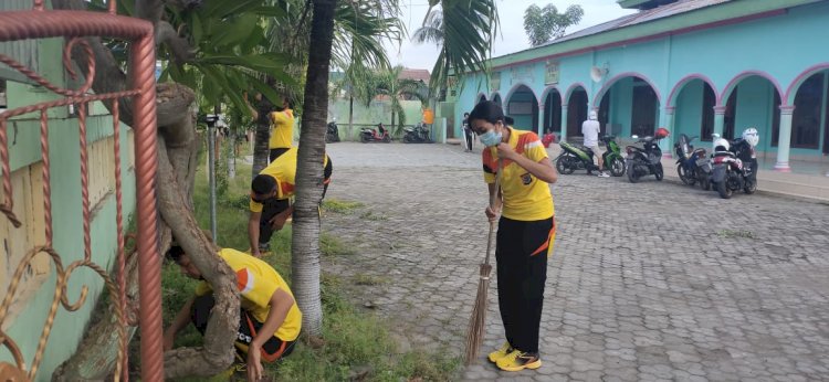 Peringati Isra Mi'raj, Polres Sikka Gelar Kerja Bakti