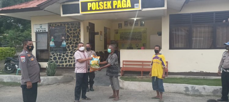 Berbagi Kasih Di Bulan Ramadhan, Kapolres Sikka Berikan Bantuan Sembako Kepada Janda Dan Lansia Di Paga