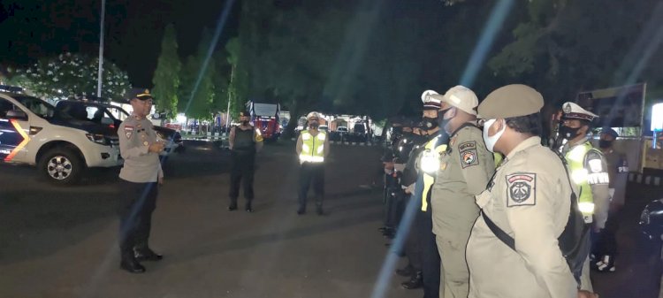 Unit Turjawali Polres Sikka Lakukan Patroli Sitkamtibmas Dan Penegakkan Prokes Di Seputaran Kota Maumere
