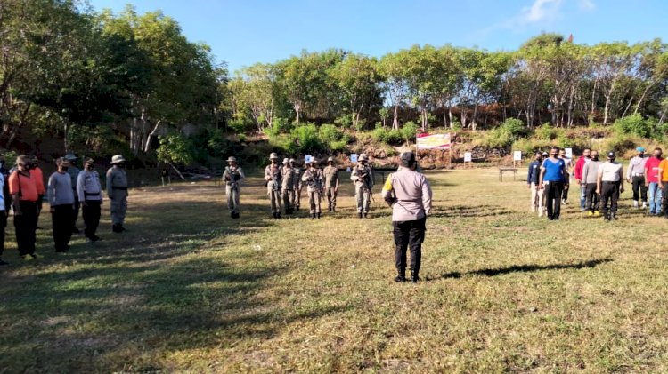 Sambut Hari Bhayangkara ke-75, Polres Sikka Gelar Latihan Menembak