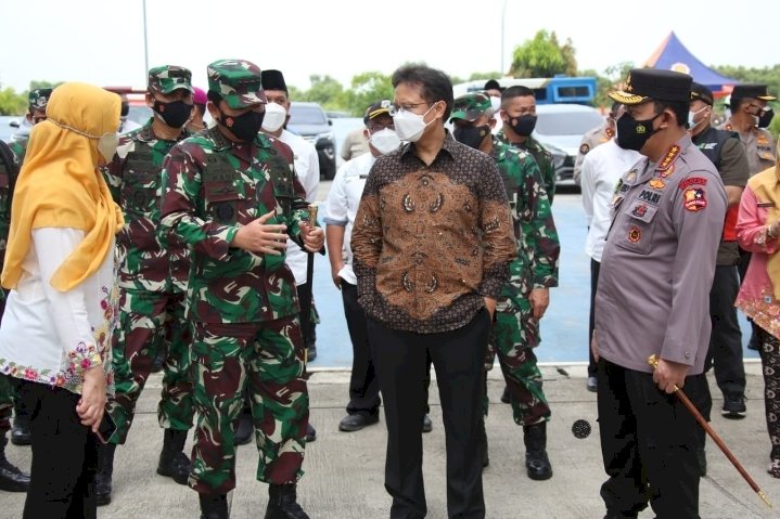 Panglima, Kapolri dan Menkes Tinjau Rusun Nagrak dan Beberapa Posko PPKM Mikro di Jakarta