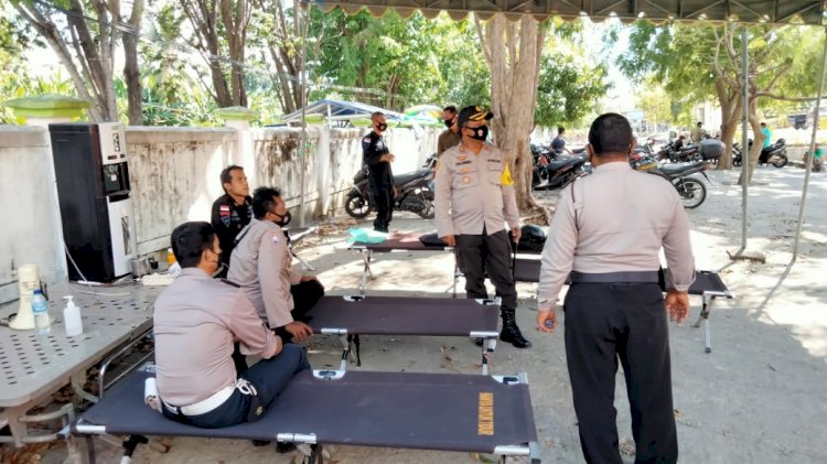 Kapolres Pantau Langsung Penanganan Covid-19 Di RS. St. Elisabeth Lela Dan Pengamanan Ruang Isolasi di RSUD Tc Hillers