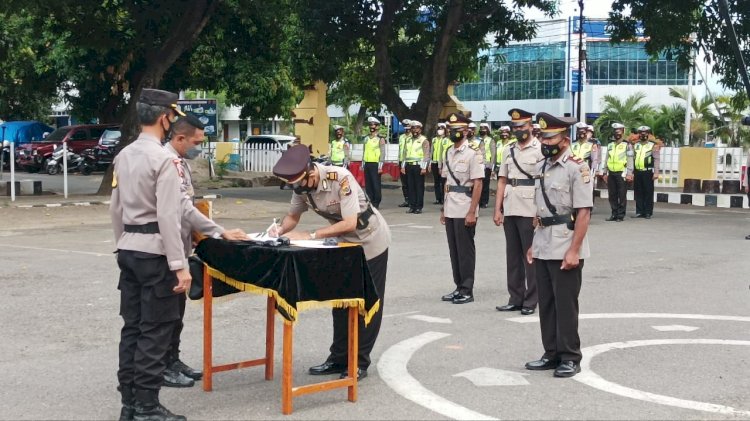 Wakapolres Pimpin Sertijab Sejumlah Pejabat di Polres Sikka