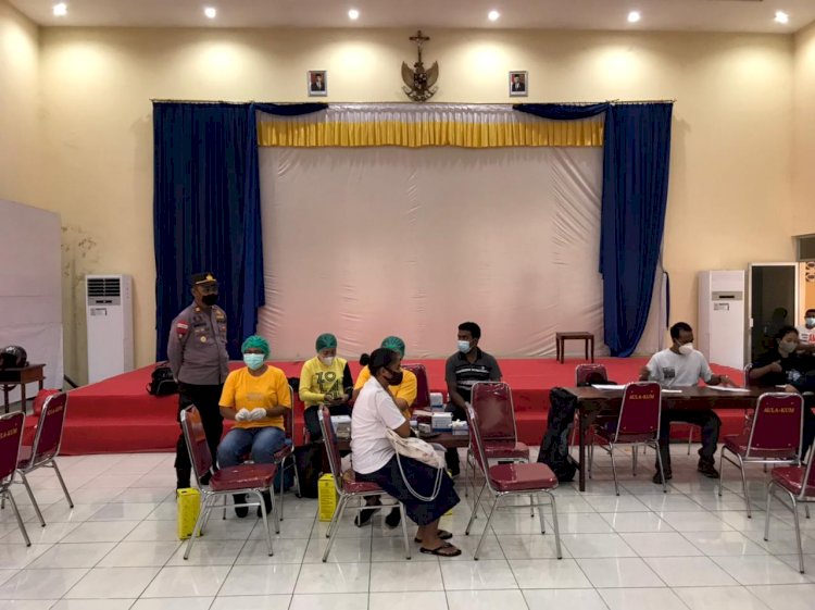Polres Sikka Berperan Aktif Dalam Kegiatan Vaksinasi Merdeka Tahap II Hari kedua.