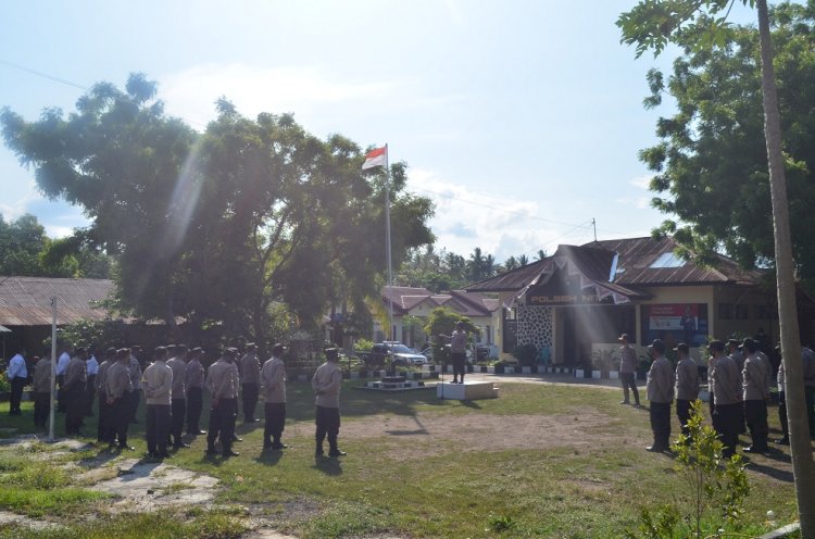 Kapolres Sikka Pimpin Apel Gabungan Polsek Jajaran