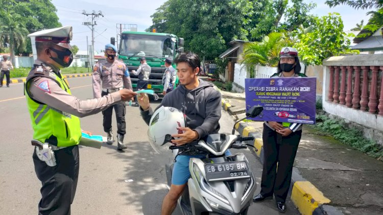 Hari ke-3 Oprasi Zebra, Sat. Lantas Polres Sikka Terus Gencar Melakukan Pendisiplinan Kendaraan R2, R4, dan Prokes.