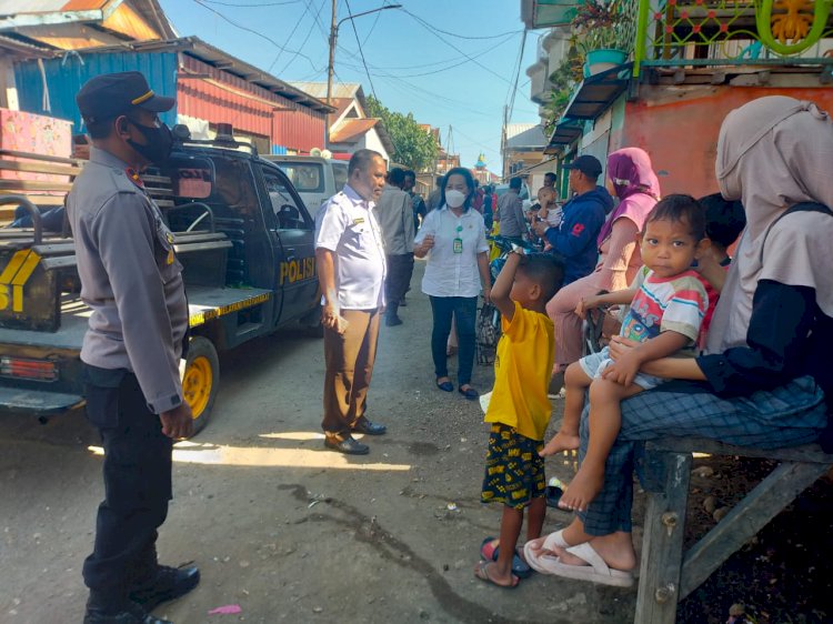 Kapolsek Alok Turun Langsung Himbau Masyarakat Untuk Kembali Beraktivitas Dan Tetap Waspada