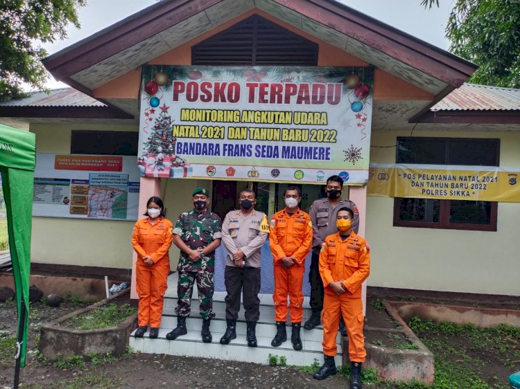 Perayaan Natal, Kapolres Sikka AKBP SAJIMIN, S.I.K., M.H. Mengecek Personil PAM Gereja dan Pos PAM Terpadu di Kab. Sikka