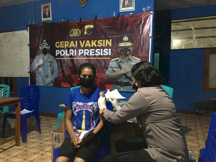 Tim Vaksinasi Polres Sikka Kembali Menggelar Vaksinasi di Desa