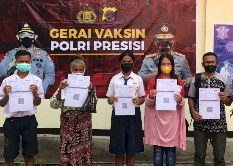 Gelar Vaksinasi Presisi di Areal Samsat, Polres Sikka Siap Capai Target 100% di Bulan Maret 2022