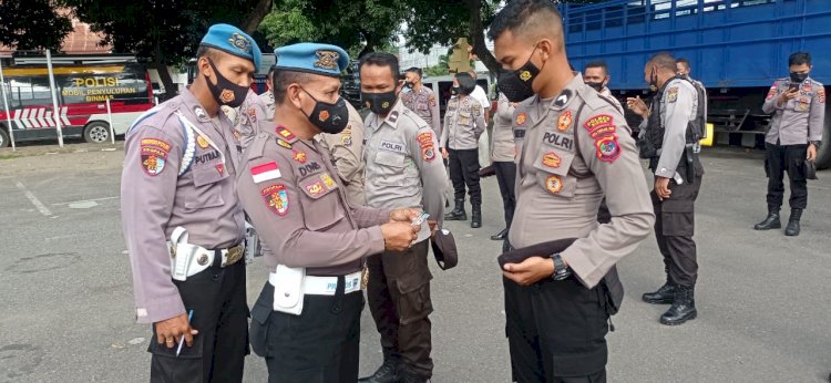 USAI APEL PAGI, KASIPROPAM POLRES SIKKA LAKUKAN PEMERIKSAAN SIKAP TAMPANG DAN KELENGKAPAN ANGGOTA