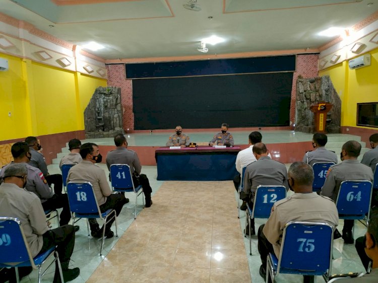 KAPOLRES SIKKA PIMPIN RAPAT PERDANA DI AULA P.A. TIWON BERSAMA PARA PJU, PARA KASAT, KAPOLSEK DAN PARA PERWIRA POLRES SIKKA.