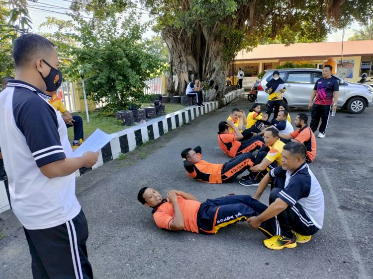 Anggota Polres Sikka dan Polsek Jajaran Laksanakan Tes Samjas Hari Pertama