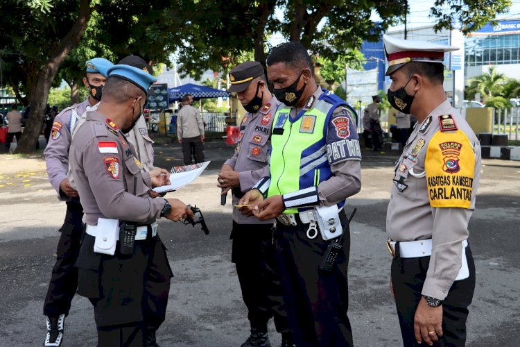 Seksi Propam Polres Sikka Lakukan Pemeriksaan Senpi Dinas Anggota