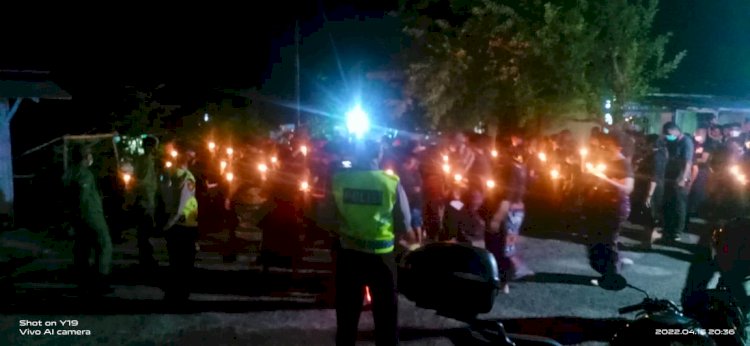 Personil Polres Sikka Laksanakan Pengamanan Perayaan Prosesi Logu Senhor Di Gereja Katholik St. Ignatius Loyola Sikka