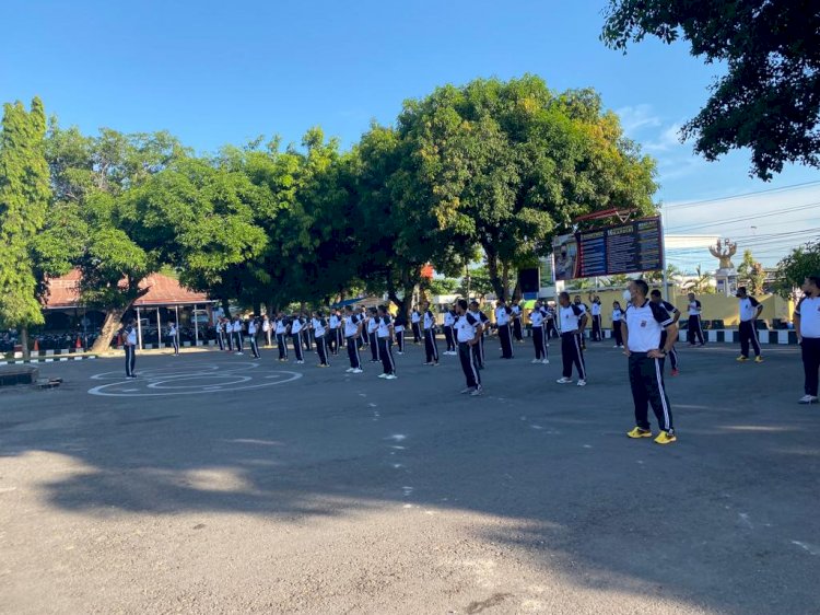 Jumat Sehat, Personil Polres Sikka Laksanakan Olahraga Bersama