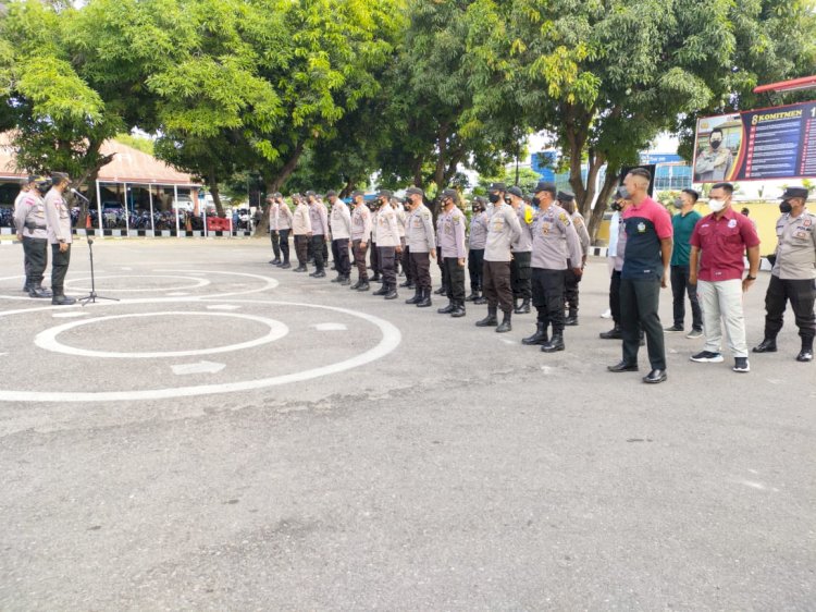 Apel Pengecekan Persiapan Personil BKO Polres Sikka Atas Kunjungan Bapak Presiden RI. 1 Di Kabupaten Ende.