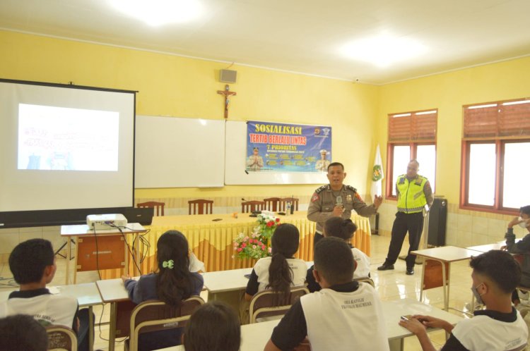 Satlantas Polres Sikka Kembali Gelar Police Goes To School